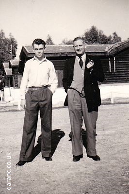 Kevin Cullen and Lt Col Harry Pozner December 1958